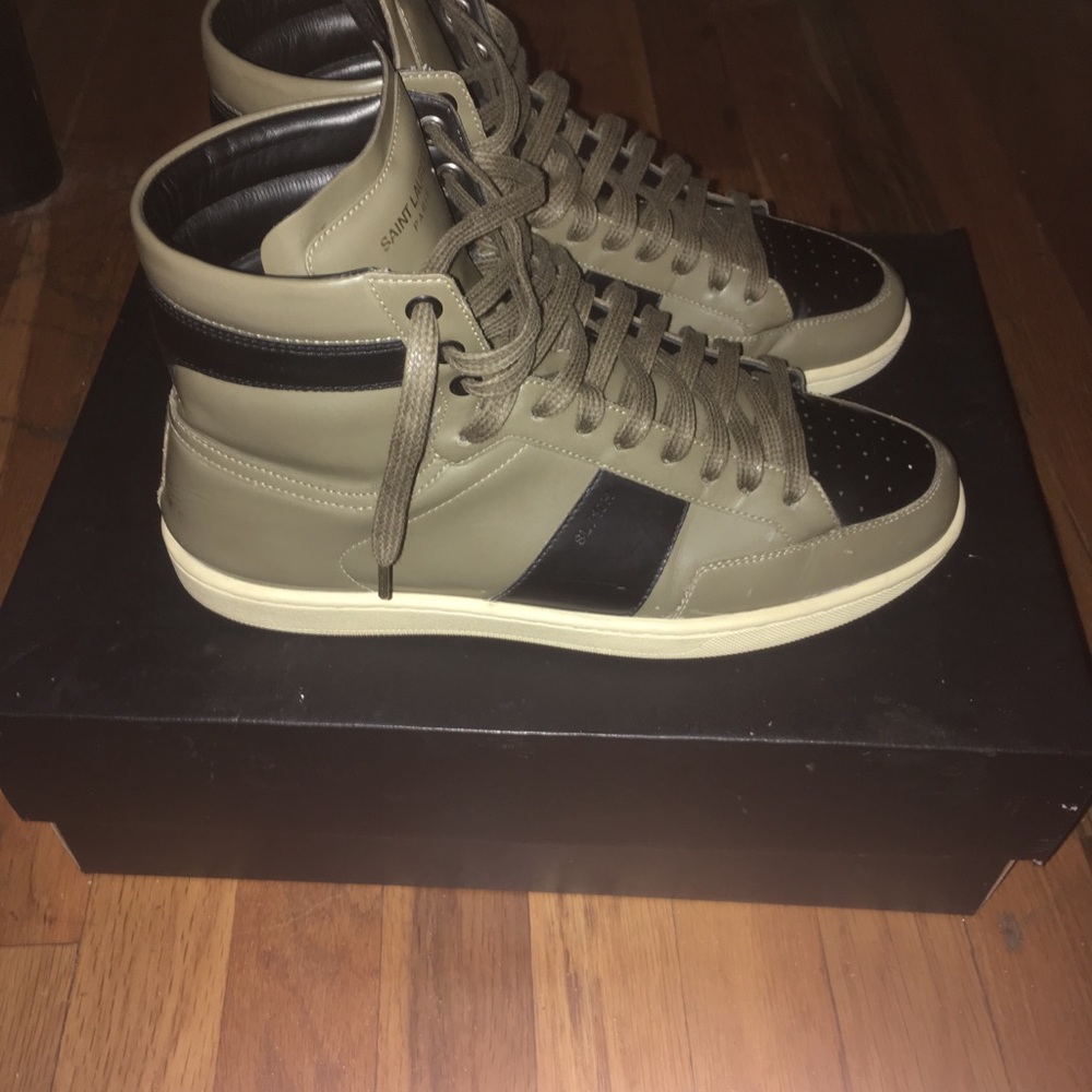 Saint Laurent - Picture 2 of 5